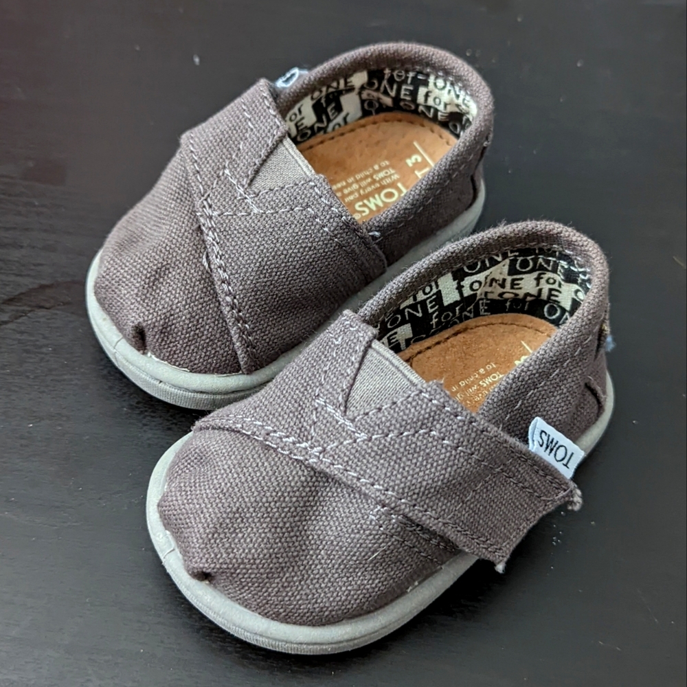 Toms infant Velcro strap shoes (make an offer!)